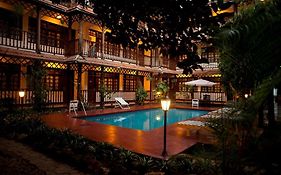Protea Hotel By Marriott Dar Es Salaam Courtyard Exterior photo
