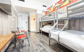 Yha Newcastle Central Hostel Hostel Beds photo