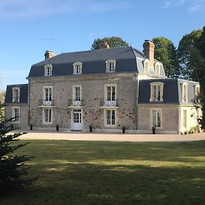 Le Manoir Du Ribardon Panzió Neuvy-au-Houlme Exterior photo