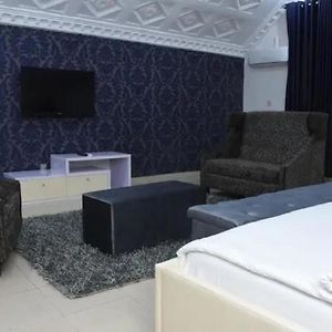 Room In Lodge - Benac Suites And Hotel Umuahia Exterior photo