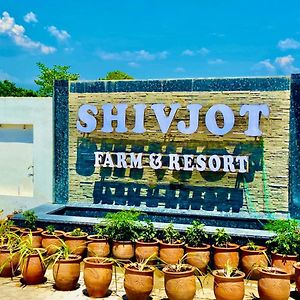 Shivjot Farm & Resort Pancskula Exterior photo