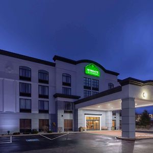 Wingate By Wyndham Erie Hotel Exterior photo