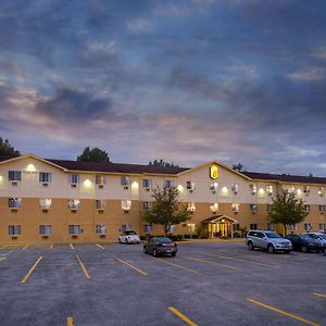 Super 8 By Wyndham Cromwell/Middletown Hotel Exterior photo
