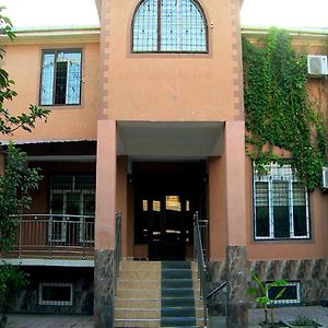 Orom Hostel Dusanbe Exterior photo