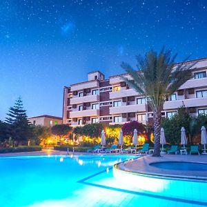 Anadol Hotel & Pool Next To Kyrenia Harbour Exterior photo