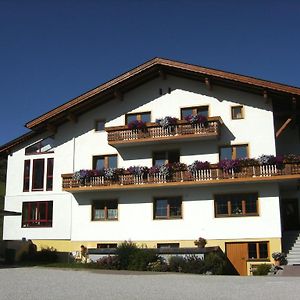 Haus Alpina Hotel Berwang Exterior photo