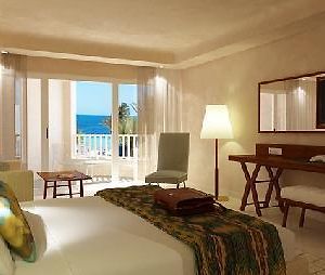 Yadis Imperial Beach & Spa Resort Agír Exterior photo