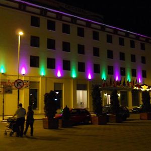 Hotel Bistrita Bákó Exterior photo