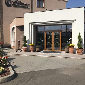 Hotel Bohemia Bákó Exterior photo