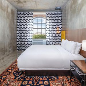 Nylo Providence Warwick Hotel, Tapestry Collection By Hilton Exterior photo