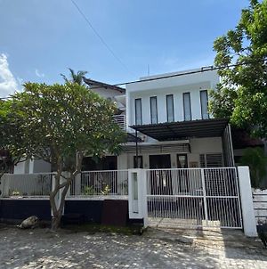 Ataya Guest House Mataram Exterior photo