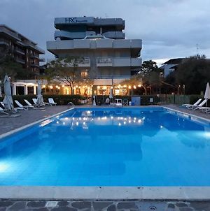 Hotel Residenza Giardino Bellaria – Igea Marina Exterior photo