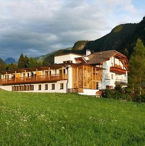 Alpin Stile Hotel Laion Exterior photo
