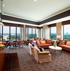 Sheraton Greensboro At Four Seasons Hotel Exterior photo
