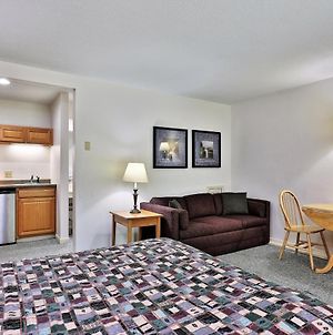Deluxe Two Bedroom Suite On The 1St Floor With Outdoor Heated Pool 19110 Killington Exterior photo