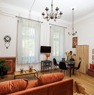 Szeged szíve - Bécsi színek apartman Apartman Exterior photo