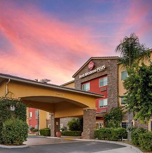 Best Western Plus Wasco Inn & Suites Exterior photo