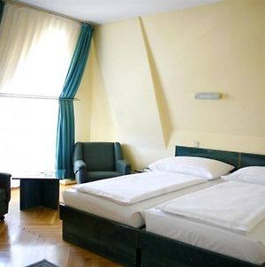 Hotel Bara Budapest Room photo