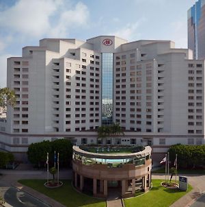 Hilton Long Beach Hotel Exterior photo