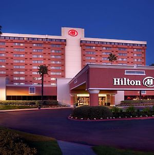 Hilton Concord Hotel Exterior photo
