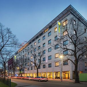 Holiday Inn Express Berlin City Centre, An Ihg Hotel Exterior photo
