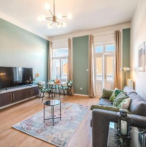 Brandnew Citycenter Flat With The View And Terrace Budapest Exterior photo