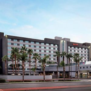 Bakersfield Marriott At The Convention Center Hotel Exterior photo