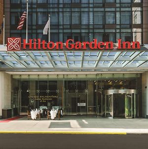 Hilton Garden Inn New York Times Square North Exterior photo