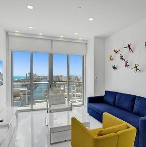 Modern Penthouse Condo With 2 Story Private Terrace Hollywood Exterior photo