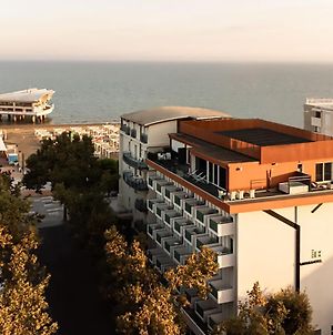 Hotel Lampara Lignano Sabbiadoro Exterior photo