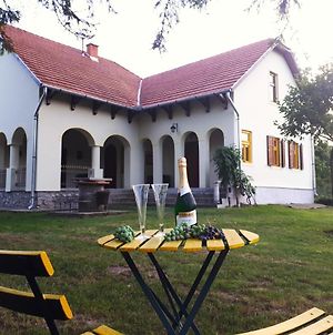 Patak Udulohaz Villa Nagyvisnyó Exterior photo