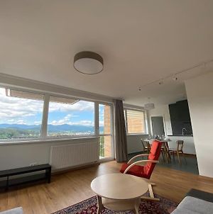 New Flat With A Mountain View Apartman Besztercebánya Exterior photo