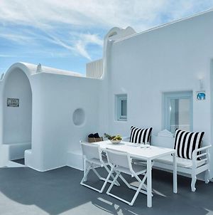 Luxurious Imerovigli Villa - 7 Bedrooms - Caldera View - Private Pools - Breathtaking Aegean Views Firosztefáni Exterior photo