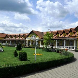 Hotel Zamecek Mikulov Exterior photo