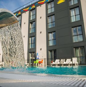 Garni Hotel Hollywoodland Wellness & Aquapark Belgrád Exterior photo