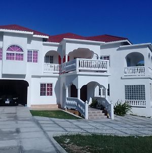 Casa De Montego Bay Guesthouse Exterior photo