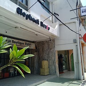 Elephant House Themed Hotel George Town Exterior photo
