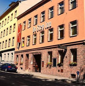 Do Step Inn Home - Hotel & Hostel Bécs Exterior photo