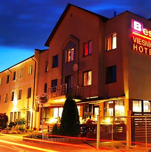 Hotel Best With Free Parking Riga Exterior photo