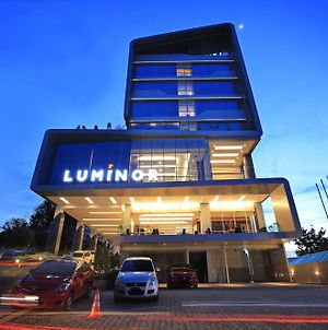 Luminor Hotel Jambi Kebun Jeruk By Wh Exterior photo
