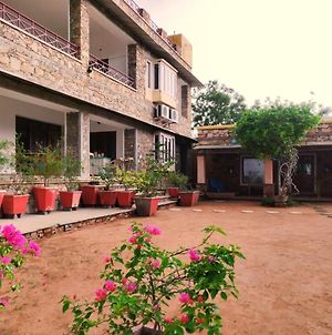 Devra Udaipur Hotel Exterior photo