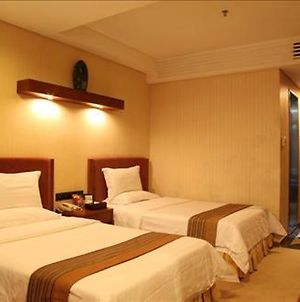 Wanhuilai Grand Hotel Hujcsou Room photo