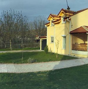 Family House Near Motorway 6 Guests 3 Bedrooms Velesz Exterior photo