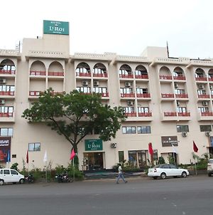 Le Roi Udaipur Hotel Exterior photo