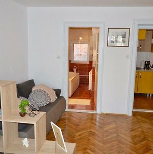 Central Apartment With Big Room, Wifi, Tv, Washer Temesvár Exterior photo