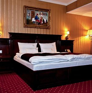 Hotel Obester Debrecen Room photo