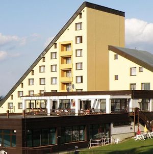 Horsky Hotel Jelenovska S Bazenem V Cene Valašské Klobouky Exterior photo